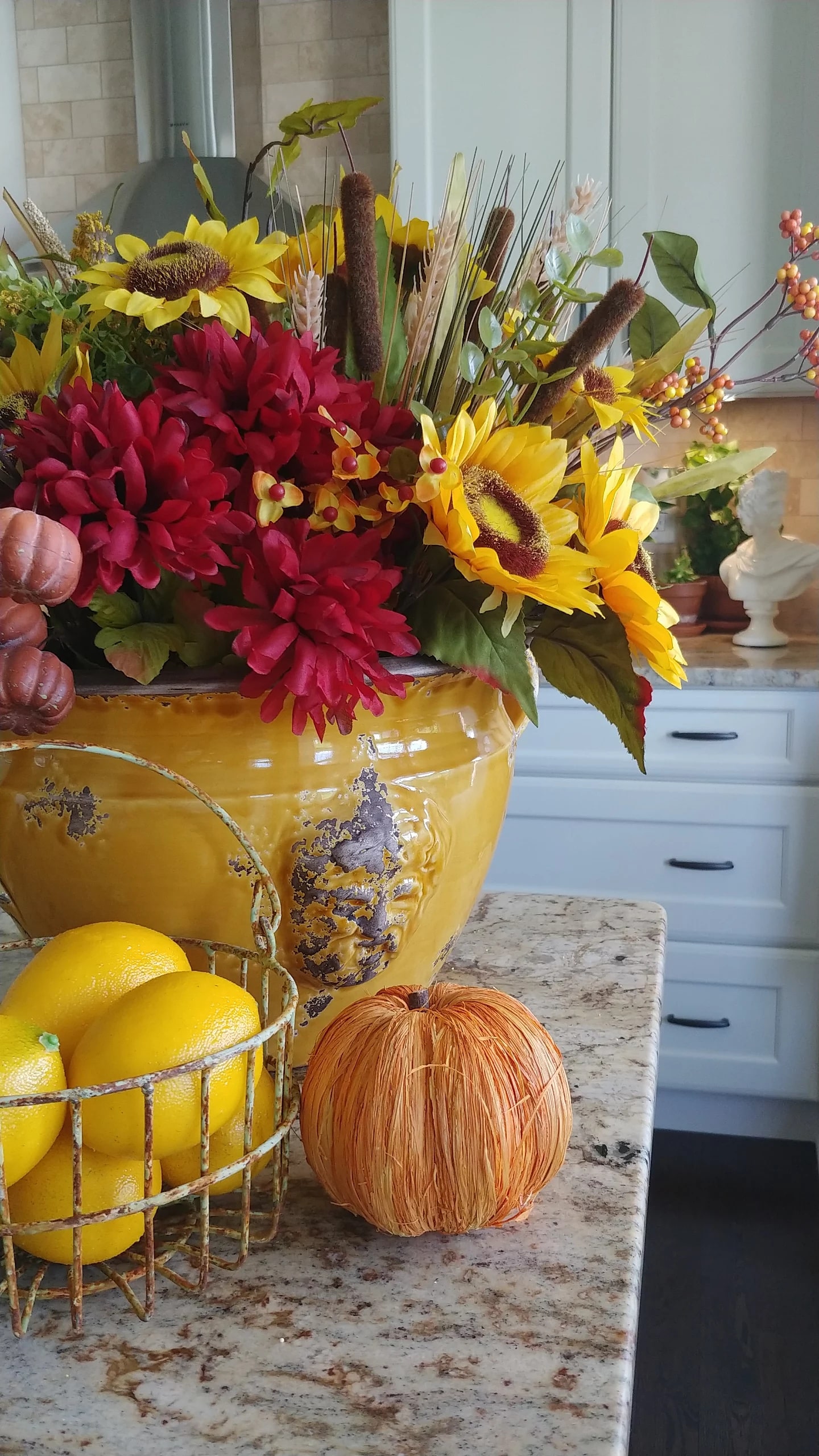 A vase of flowers on a table