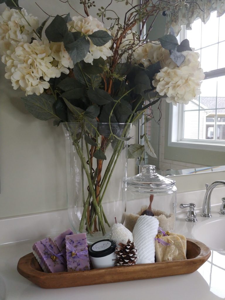 A vase of flowers on a table