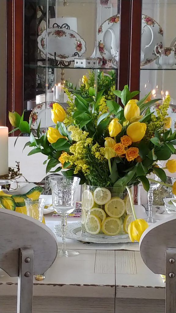 A vase of flowers on a table