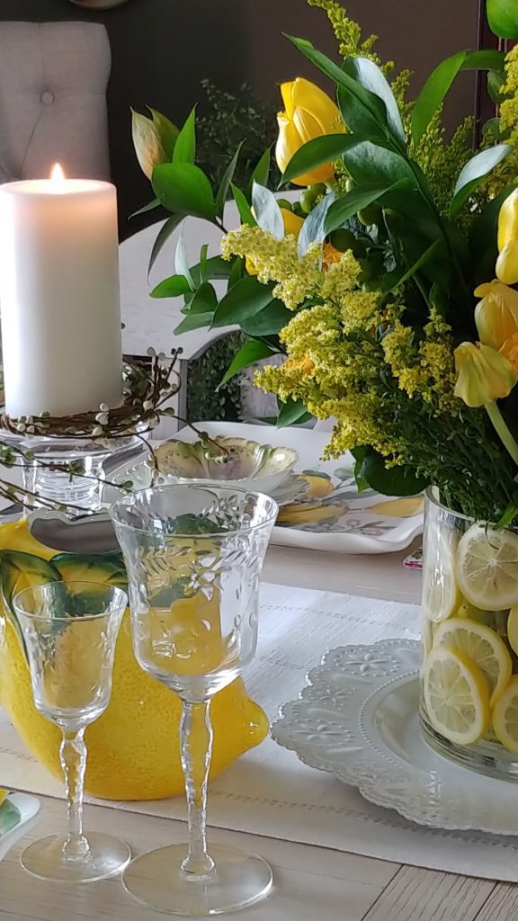 A vase of flowers on a table