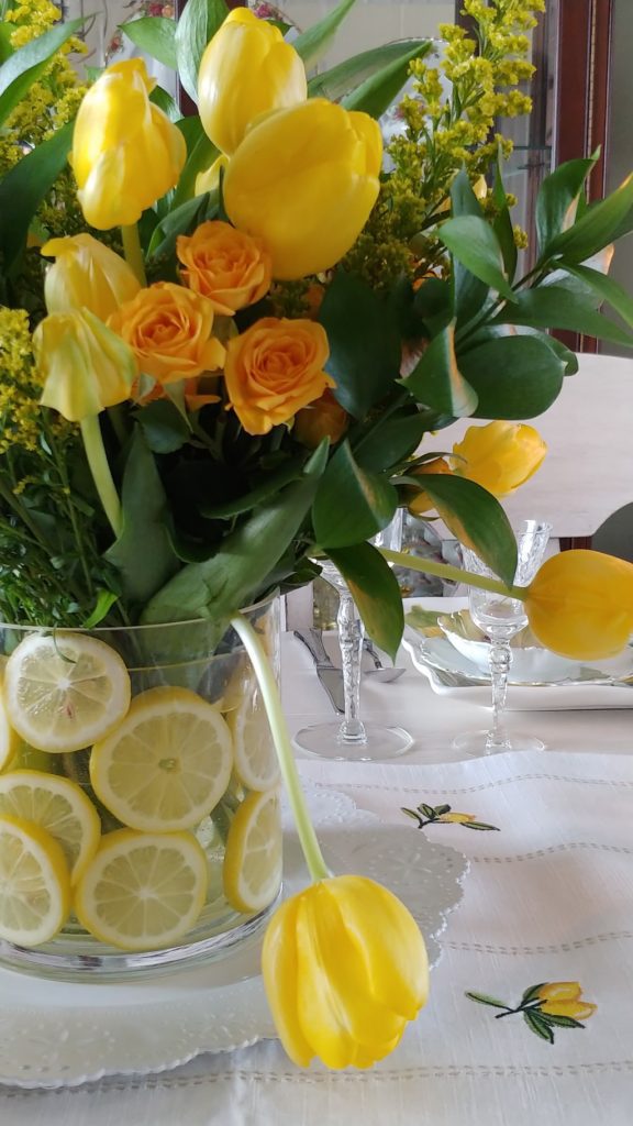 A vase of flowers on a table