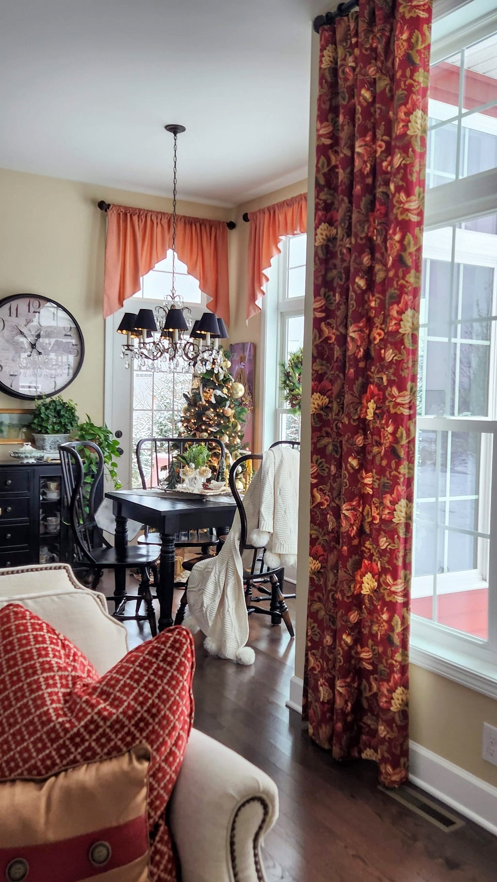 breakfast room view with black table and chairs