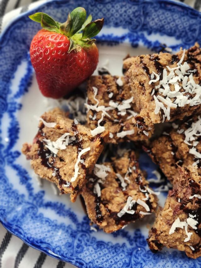 Healthy Homemade Strawberry Protein Bar Recipe