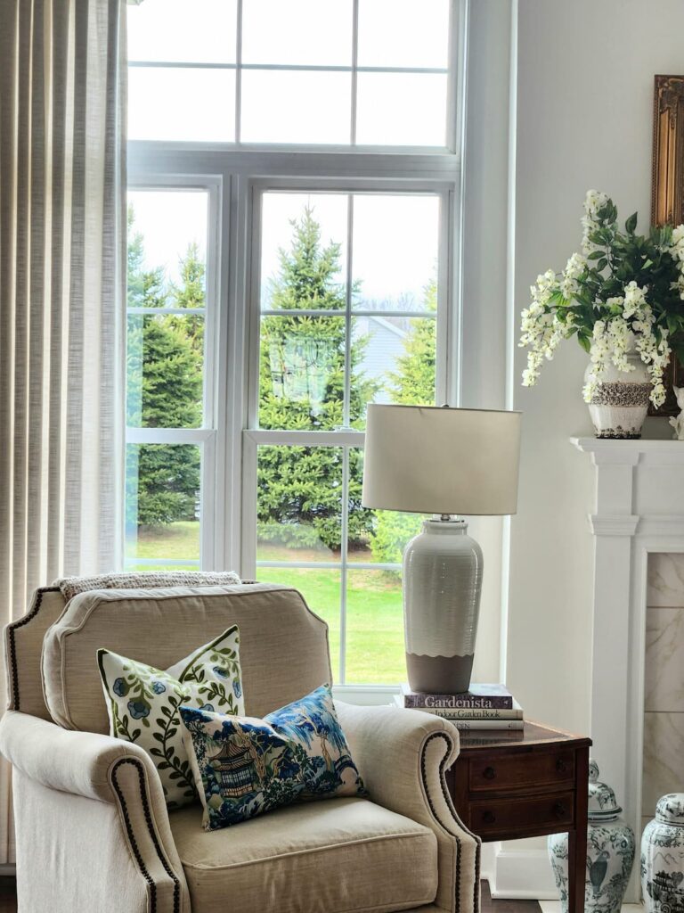 white and tan ceramic lamp