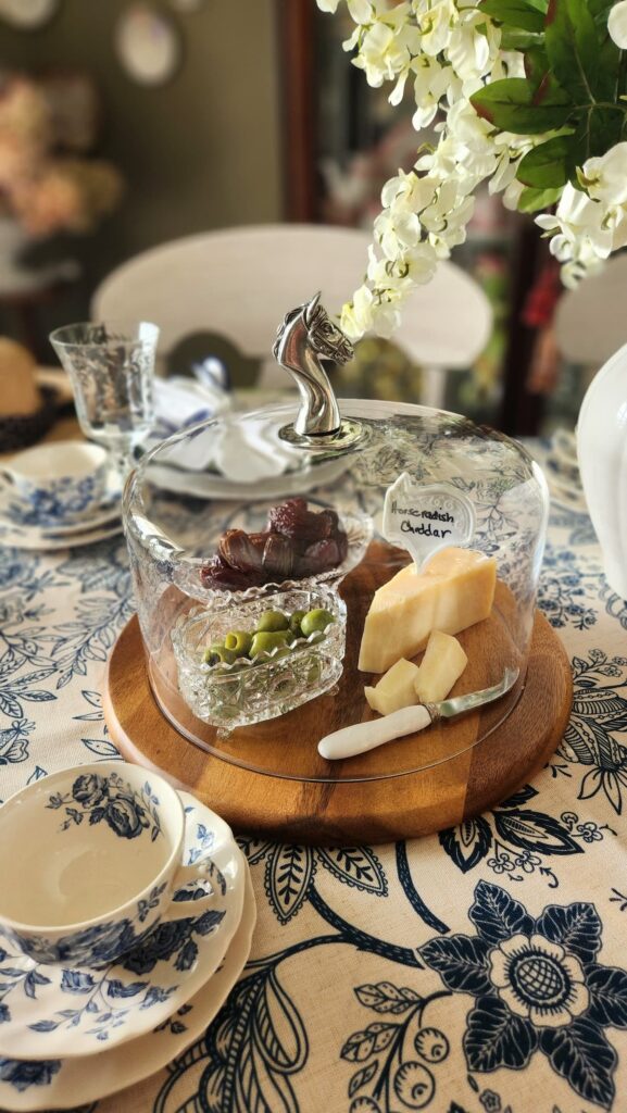 vagabnond house horse head wood cheese board derby nibbles